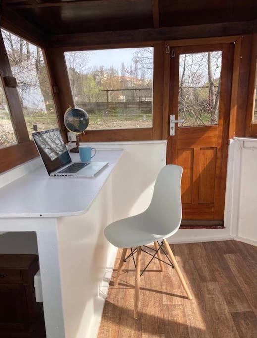 Prague On Boat, Privat Pier, Free Parking 호텔 외부 사진